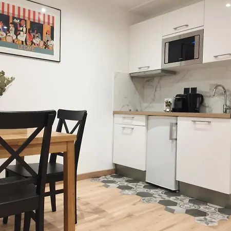 Апартаменты Familial Au Coeur Du Marais