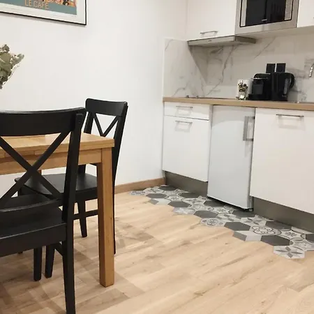 Familial Au Coeur Du Marais Апартаменты *