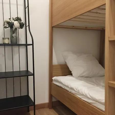 아파트 Familial Au Coeur Du Marais